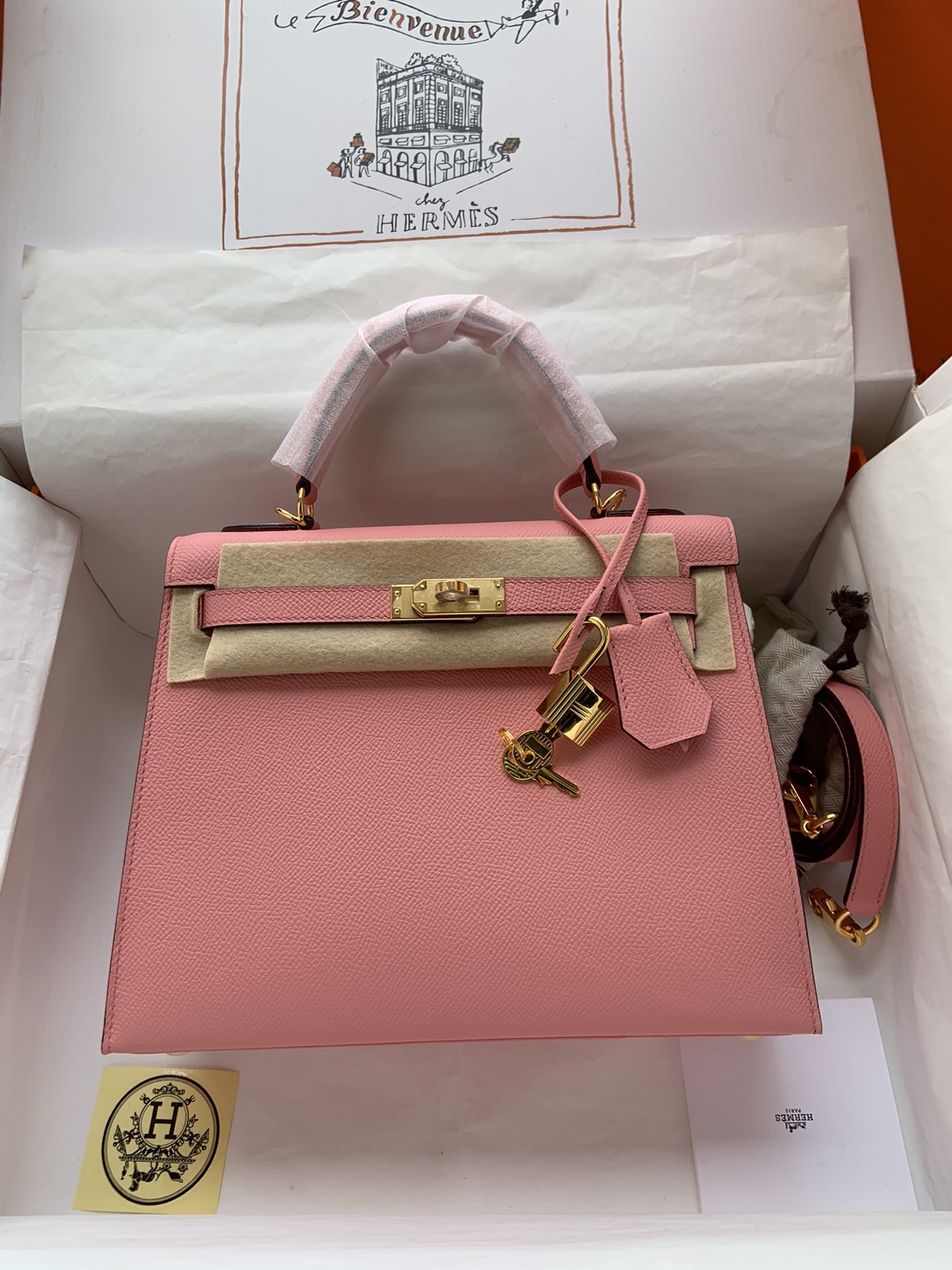 Hermes Kelly 28cm Handbag Shoulder Bag in Pink Epsom Leather